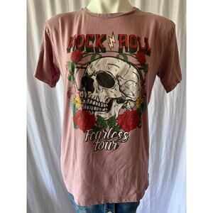 Rock & Roll Fearless Tour Skull Graphic Tee Shirt - Medium